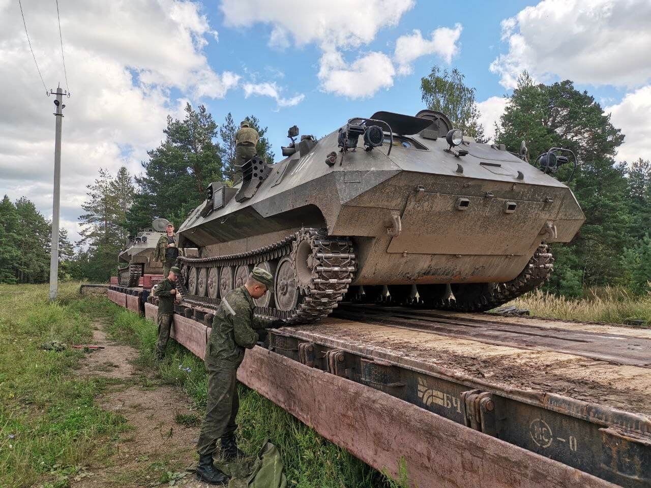 Формування ешелону з технікою 231-ї артилерійської бригади., серпень 2024 р./ МО РБ Формування ешелону з технікою 231-ї артилерійської бригади., серпень 2024 р./ МО РБ