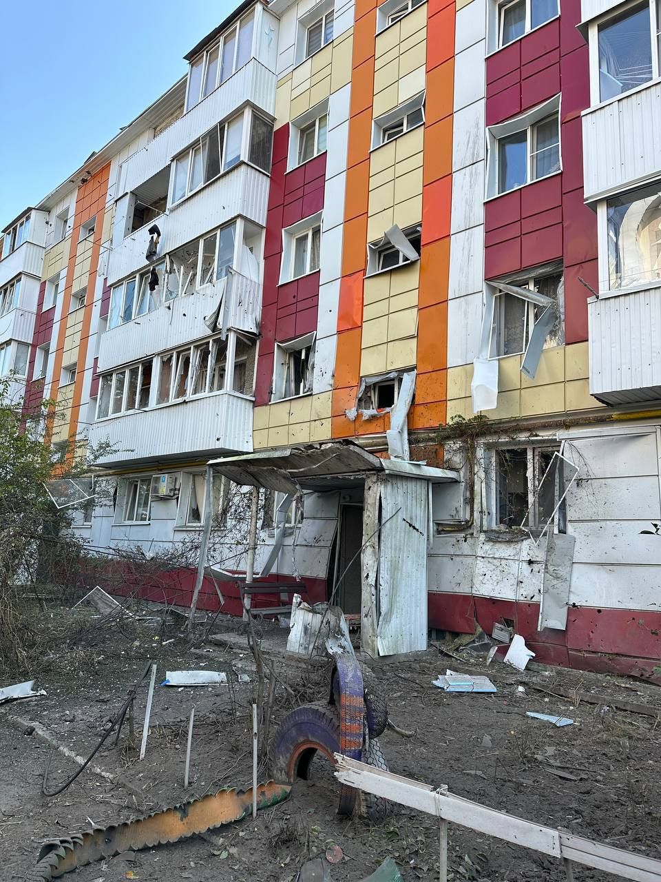 Безпілотники атакували Саратов та Енгельс: окупанти скаржаться на руйнування (фото, відео) 2