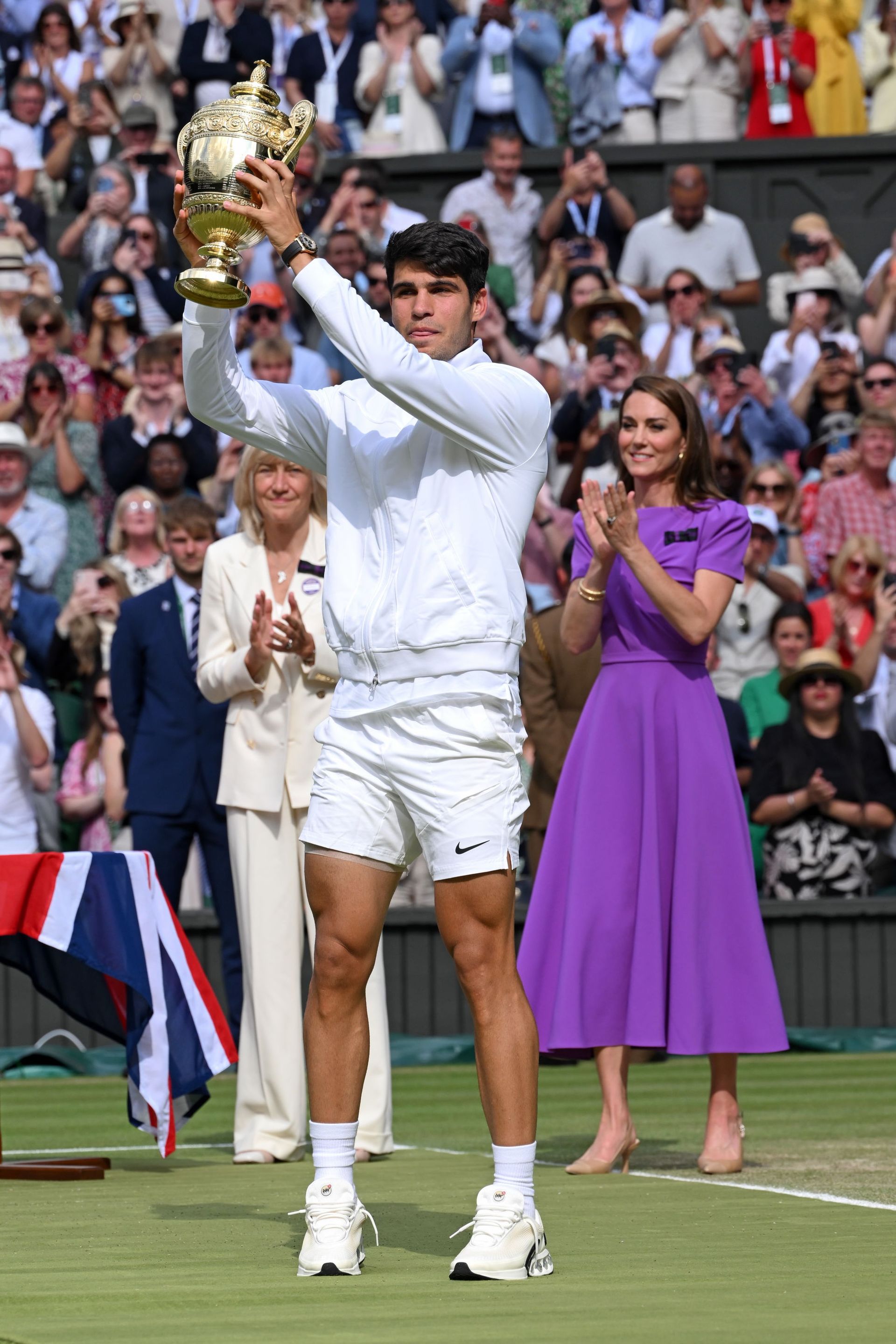 Вручение кубка победителю. Фото: Getty Images Вручение кубка победителю. Фото: Getty Images