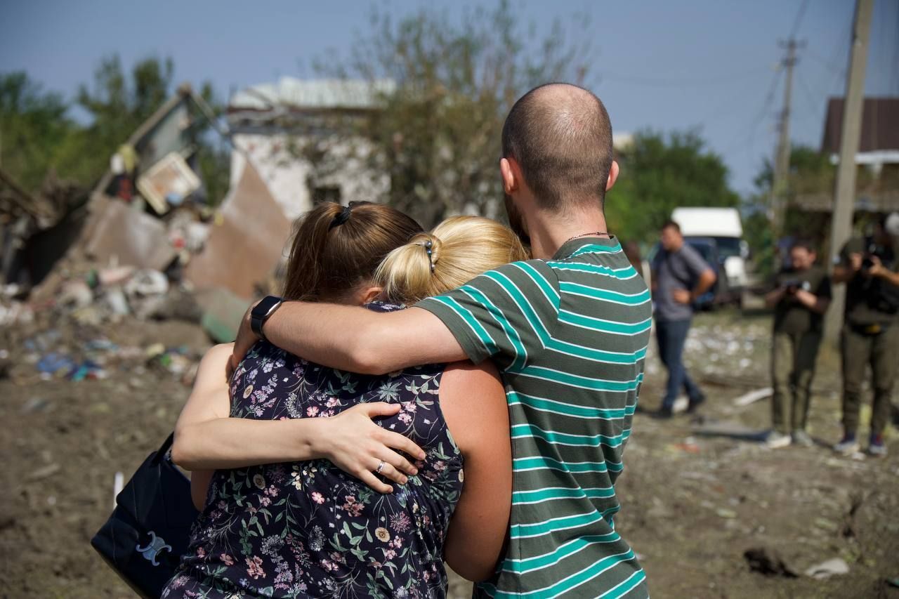 Деякі люди залишилися без даху над головою Деякі люди залишилися без даху над головою
