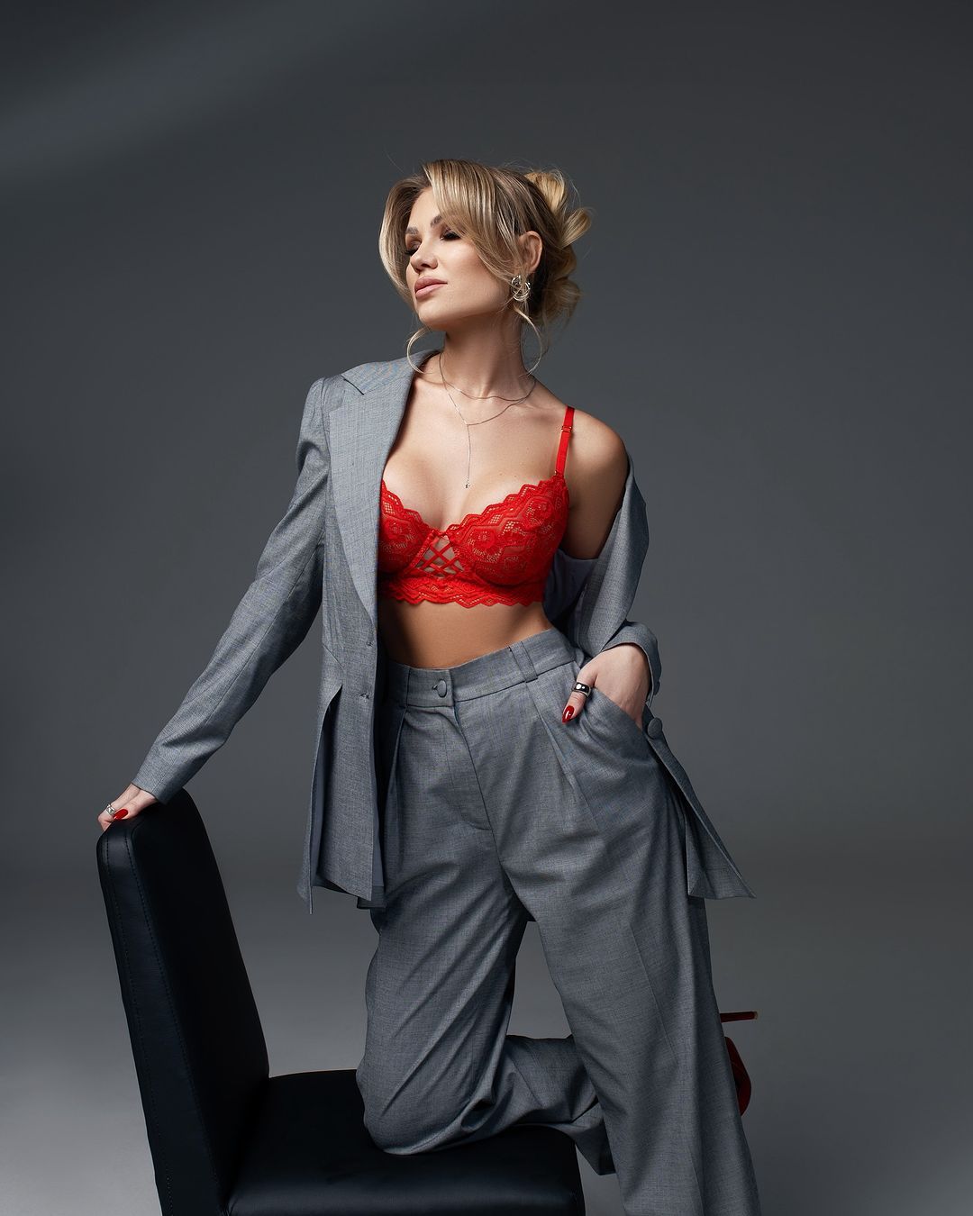 Бабушка Даша дважды делала пластическую операцию на груди Бабушка Даша дважды делала пластическую операцию на груди