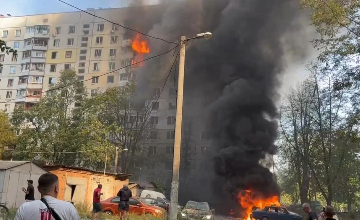12-поверховий будинок у Харкові має серйозні руйнування 12-поверховий будинок у Харкові має серйозні руйнування