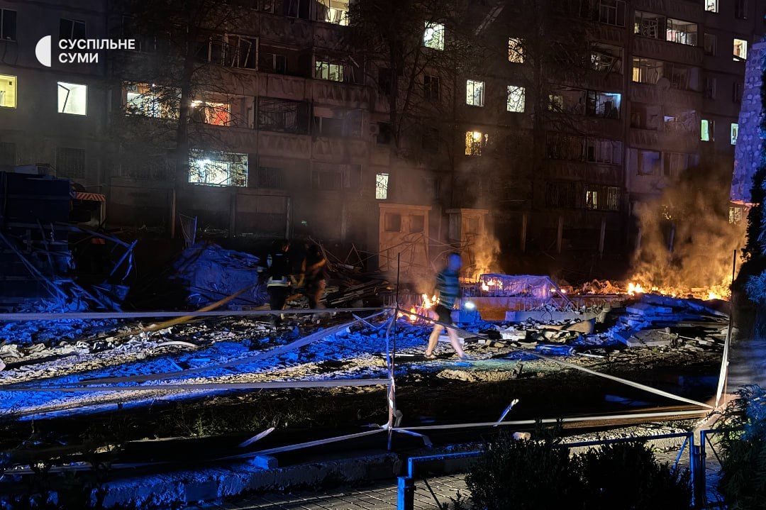 Росіяни вдарили ракетою по дитячому закладу освіти в Сумах: є руйнування та поранені 4