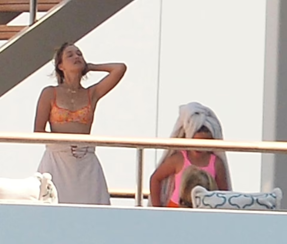 Джіджі Хадід і Лея. Фото: Ciaopix/BackGrid Джіджі Хадід і Лея. Фото: Ciaopix/BackGrid