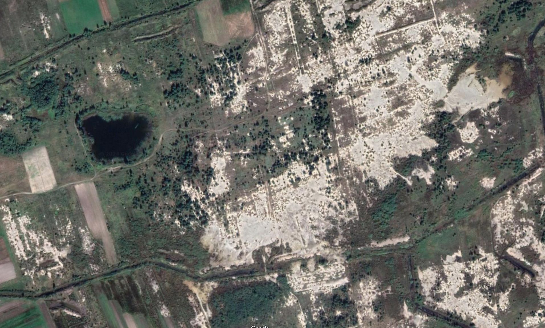 "Рыбацкое" озеро - в центре янтарной добычи "Рыбацкое" озеро - в центре янтарной добычи