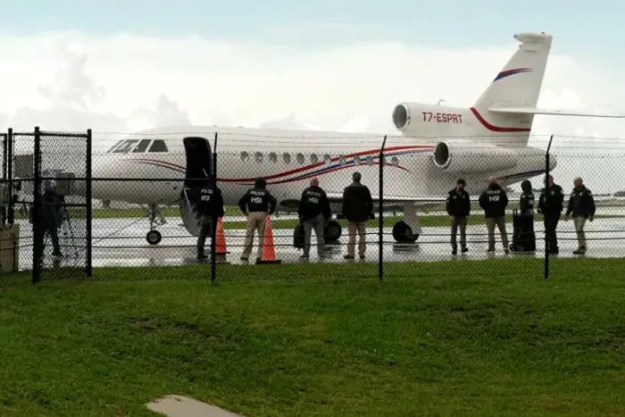 Літак Мадуро. Фото: CNN Літак Мадуро. Фото: CNN