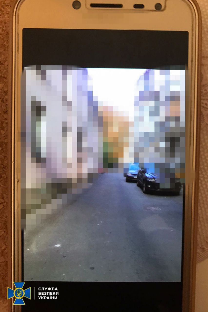 Стеження фіксували на одноразові телефони