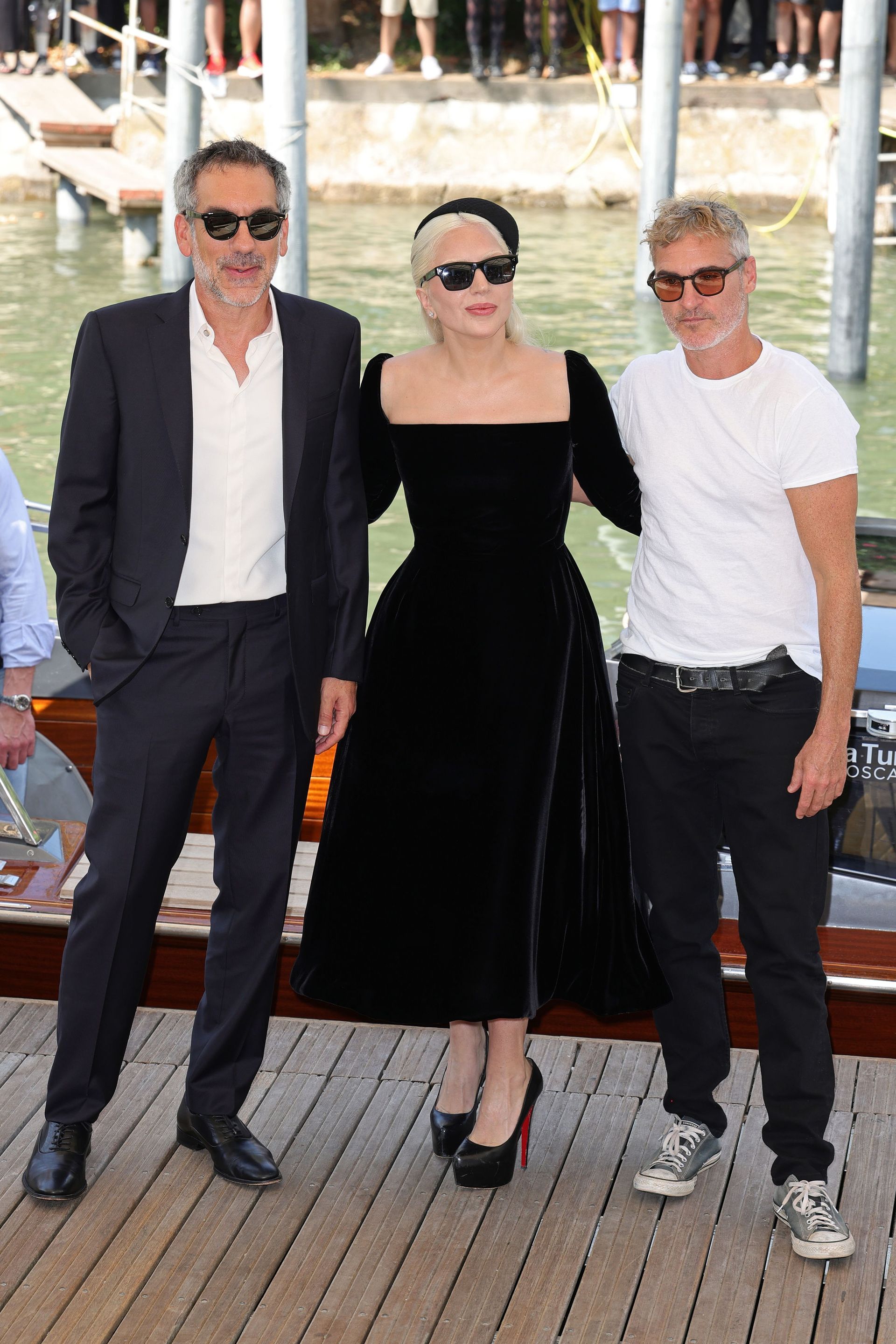 Режисер Тодд Філліпс, Леді Гага, Хоакін Фенікс. Фото: Getty Images Режисер Тодд Філліпс, Леді Гага, Хоакін Фенікс. Фото: Getty Images