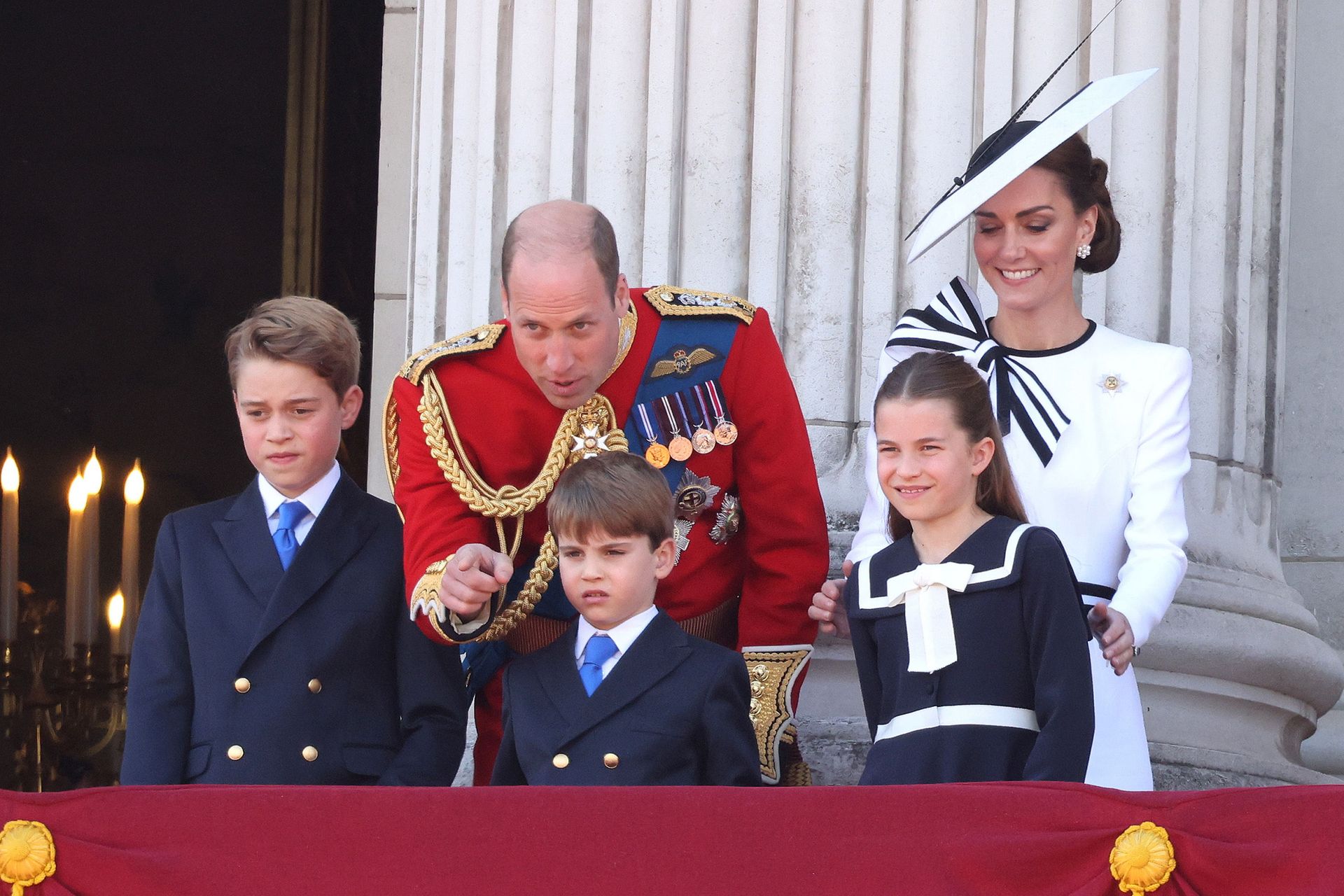 Кейт Миддлтон с семьей на параде Trooping the Colour. Фото: Getty Images Кейт Миддлтон с семьей на параде Trooping the Colour. Фото: Getty Images