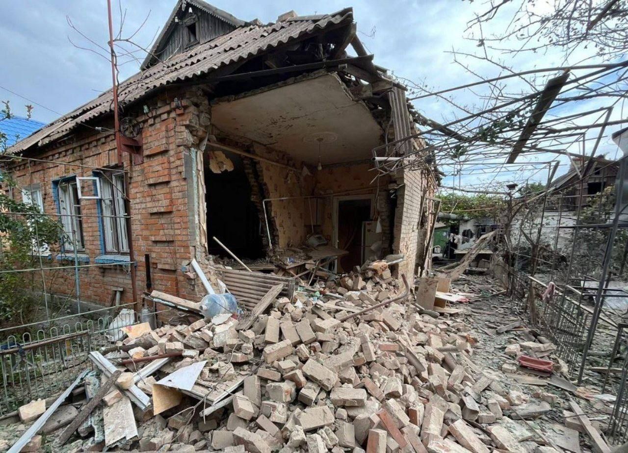 Росіяни вдарили по Нікополю: загинули 16-річна дівчина (фото) 2