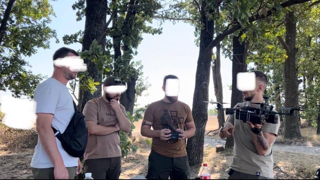 Тренінг від виробника: команда Юрія Голика продовжує вчити військових користуватись дронами STING у бою 1
