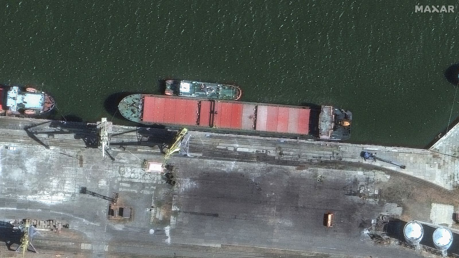 На супутниковому знімку видно судно Port Olya 3 у порту Olya на півдні Росії 4 вересня. Фото: Maxar На супутниковому знімку видно судно Port Olya 3 у порту Olya на півдні Росії 4 вересня. Фото: Maxar