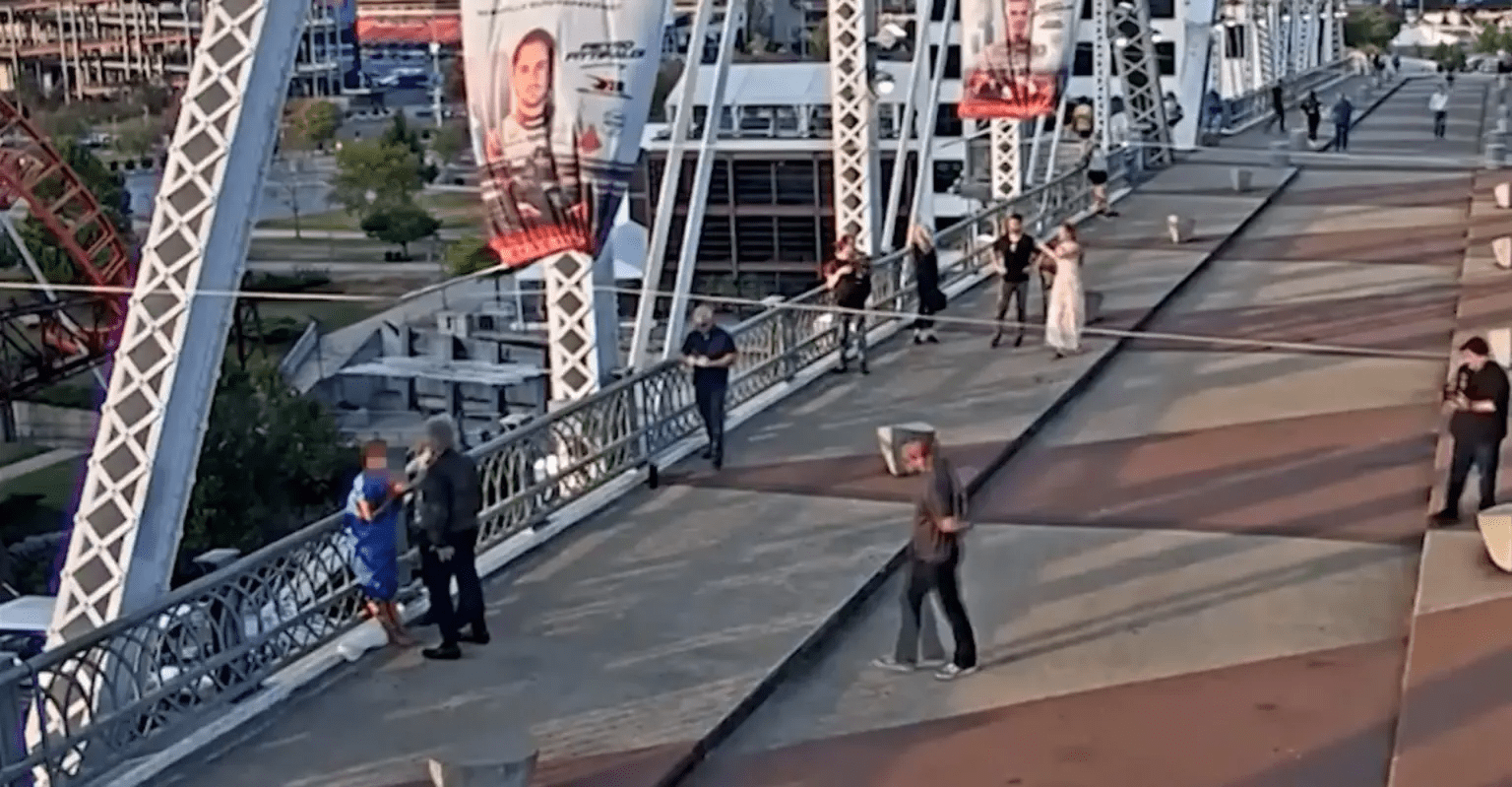 Переговоры прошли успешно. Фото: Metropolitan Nashville Police Department Переговоры прошли успешно. Фото: Metropolitan Nashville Police Department