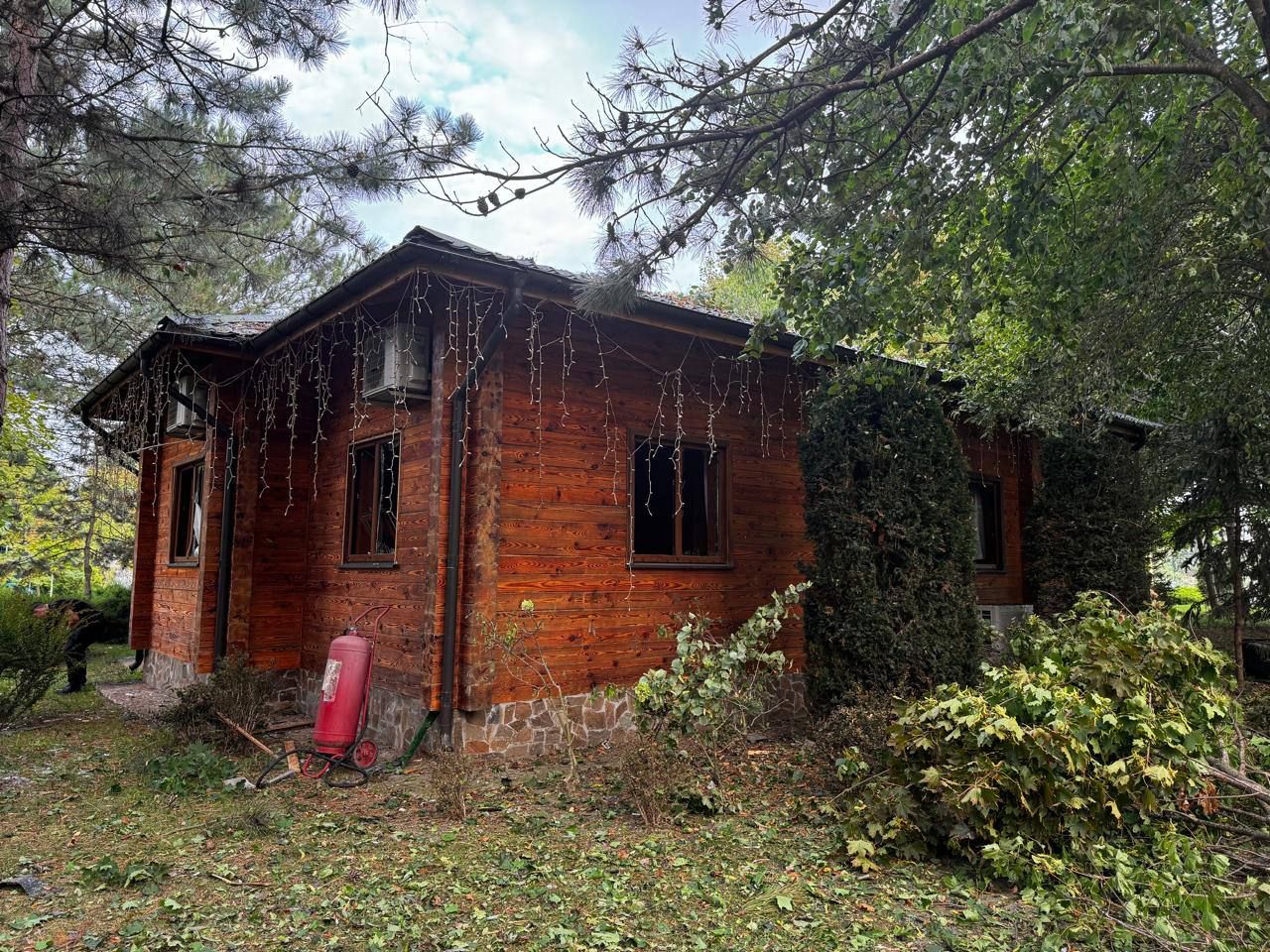 В дачном доме вылетели окна и двери. Фото - Олег Кипер, Одесская ОГА В дачном доме вылетели окна и двери. Фото - Олег Кипер, Одесская ОГА