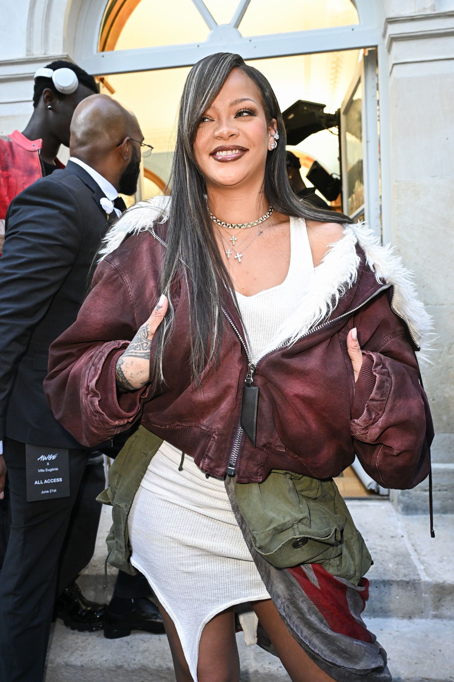 Ще недавно Ріанна експериментувала з кольором волосся. Фото: Getty Images Ще недавно Ріанна експериментувала з кольором волосся. Фото: Getty Images