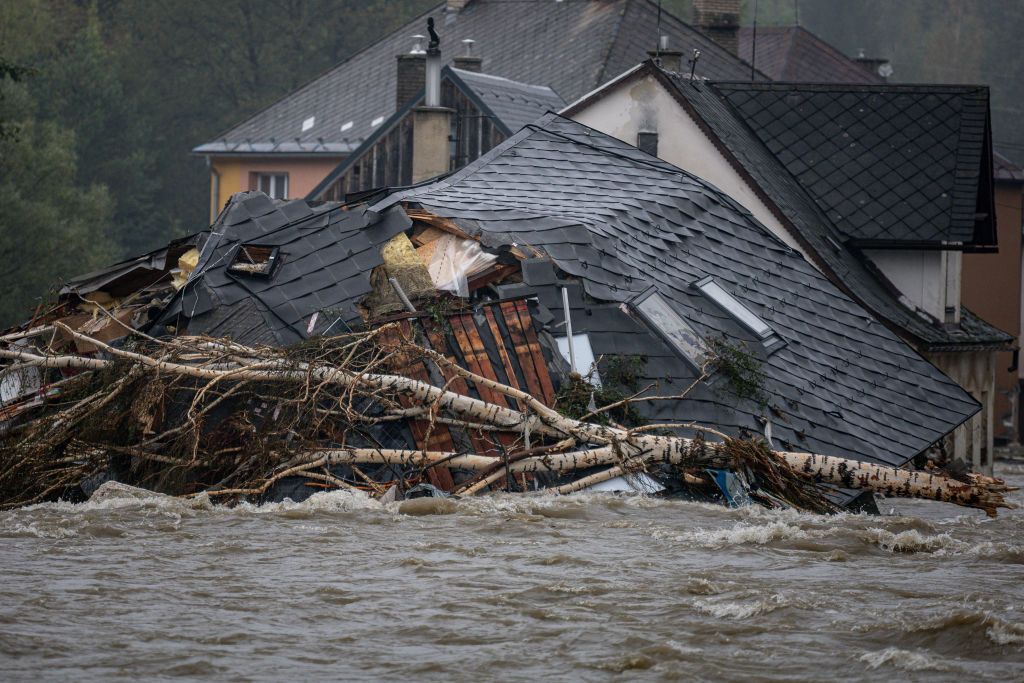 Наслідки повені у Чехії. Фото: Getty Images Наслідки повені у Чехії. Фото: Getty Images