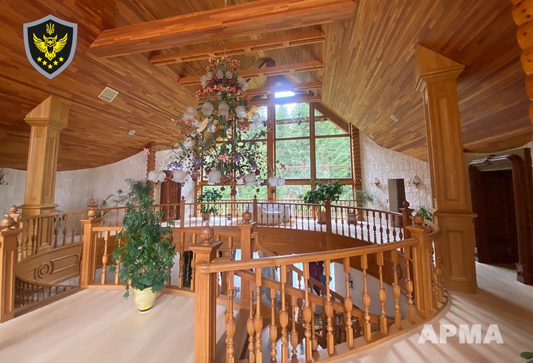 Ведмежа діброва: АРМА шукає управителя дачі Медведчука в Карпатах 3