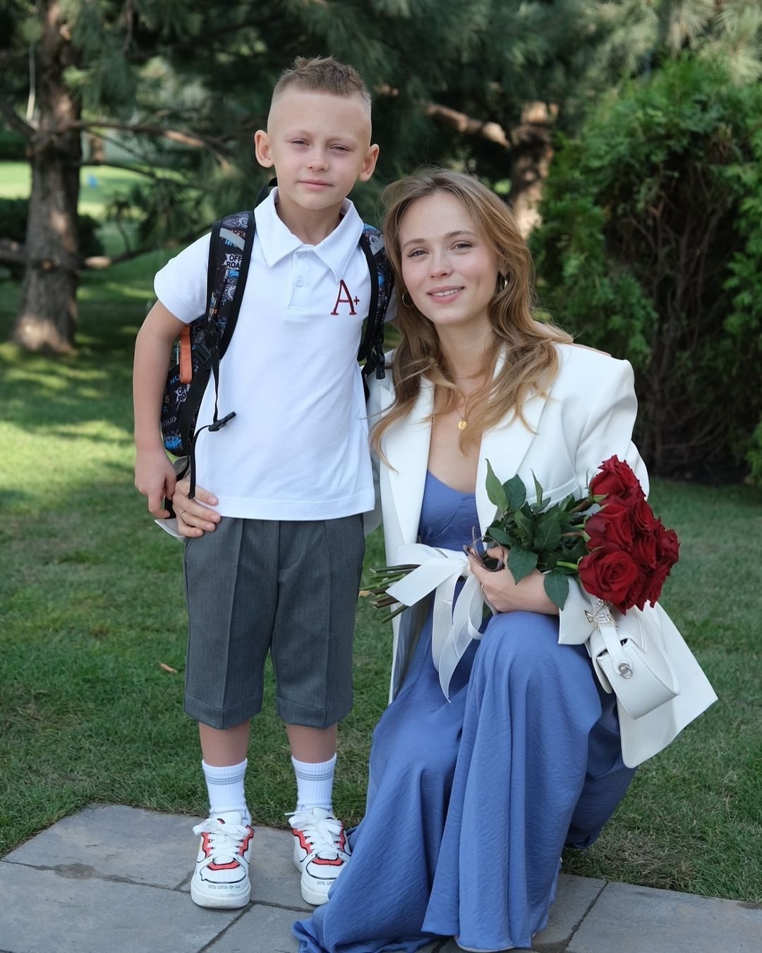 Акторка разом з сином Михайлом на Першому дзвонику