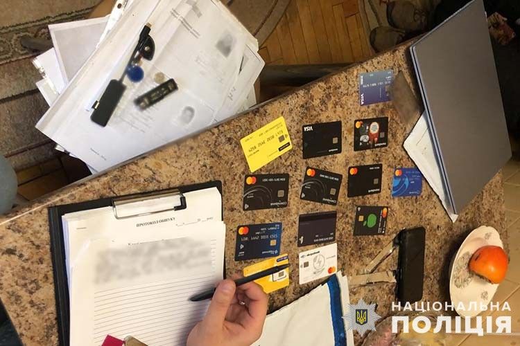 У Тернополі бізнесмен незаконно відправив за кордон 13 ухилянтів: тепер йому загрожує до 7 років тюрми 3