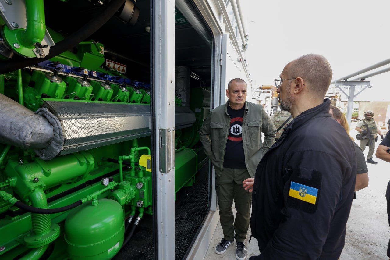 На Миколаївщині урядова команда, зокрема, оглянула хід будівництва інженерного захисту на енергетичних підстанціях На Миколаївщині урядова команда, зокрема, оглянула хід будівництва інженерного захисту на енергетичних підстанціях