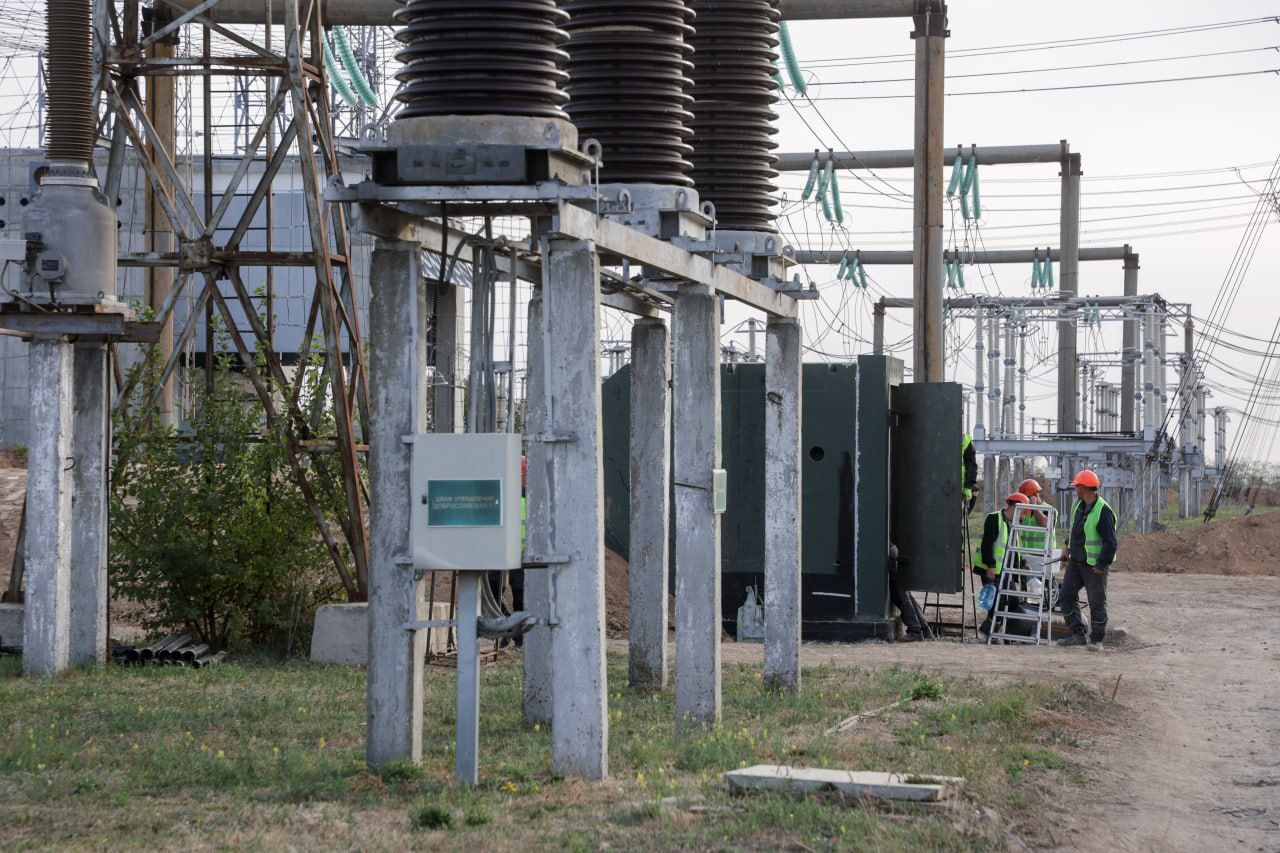 Загалом до нового опалювального сезону «Миколаївоблтеплоенерго» зобов’язалося побудувати 5 об’єктів розподіленої генерації на базі газопоршневих когенераційних установок загальною потужністю 5,5 МВт Загалом до нового опалювального сезону «Миколаївоблтеплоенерго» зобов’язалося побудувати 5 об’єктів розподіленої генерації на базі газопоршневих когенераційних установок загальною потужністю 5,5 МВт