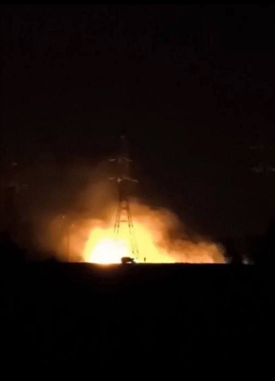 В Ростовской области РФ вспыхнул пожар: россияне жалуются на атаку БПЛА 1