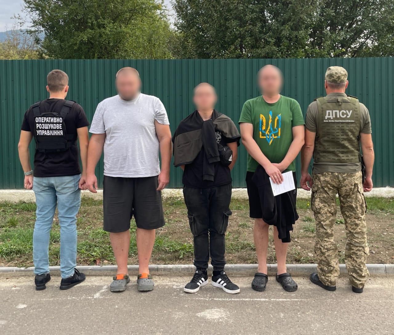 Батько і син влаштували виставу на березі Тиси, щоб потрапити до Румунії: прикордонники не оцінили й затримали артистів-ухилянтів 1