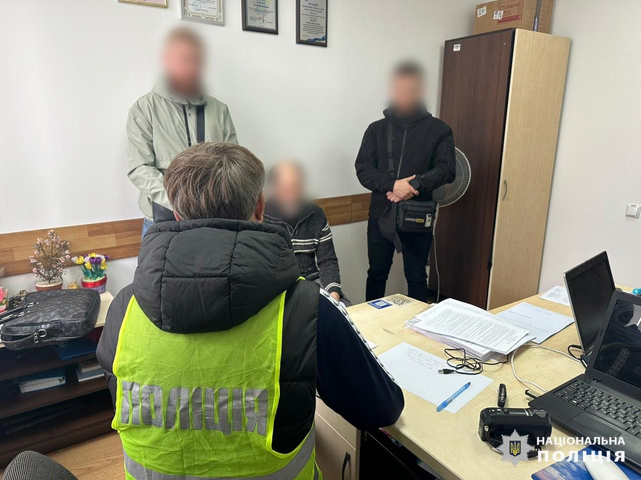 В Харькове учитель физкультуры развращал несовершеннолетних и изнасиловал подростка: как его наказали 1