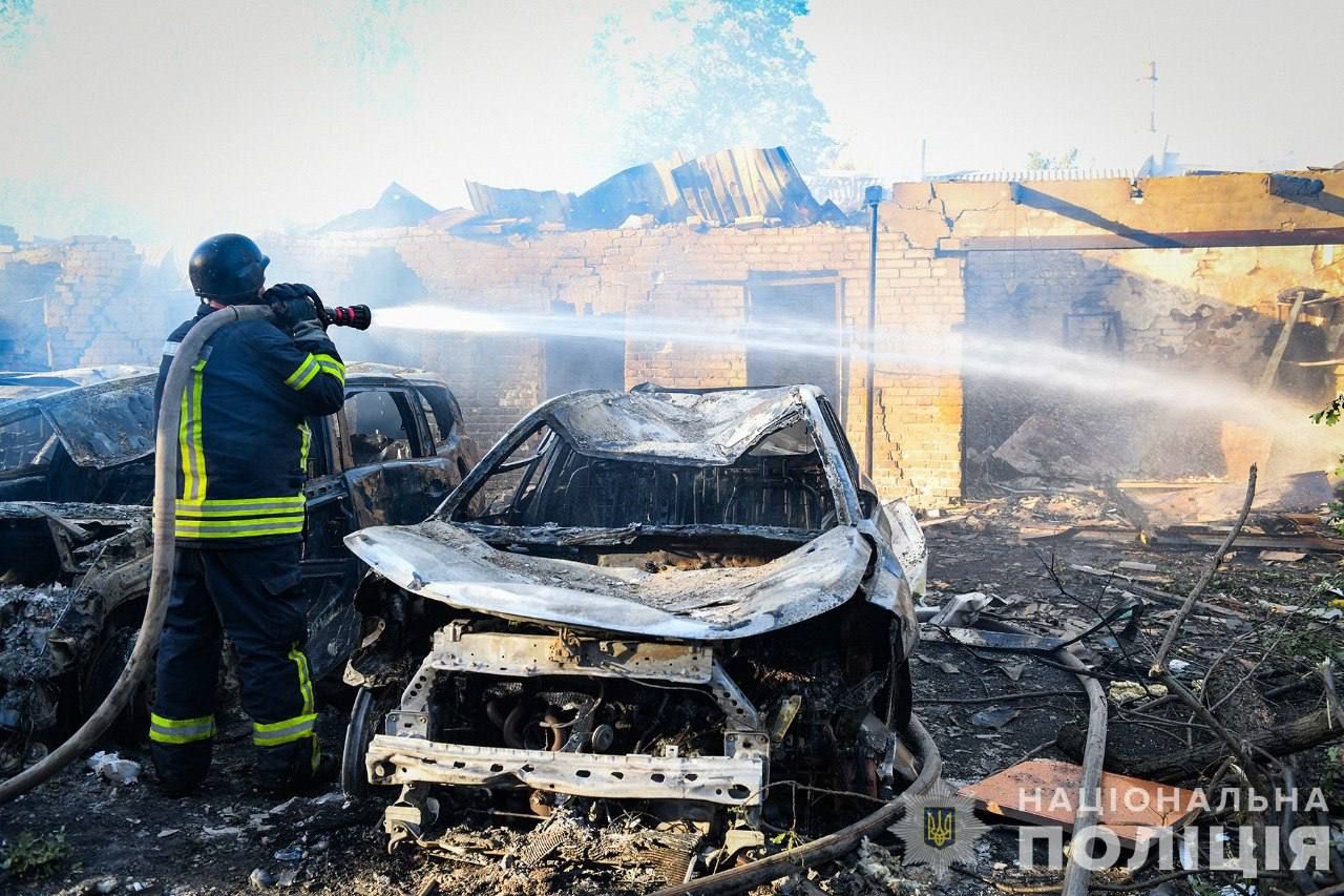 На Запоріжжі страшно дивитися! Фото наслідків ударів, що тривали дві доби 8