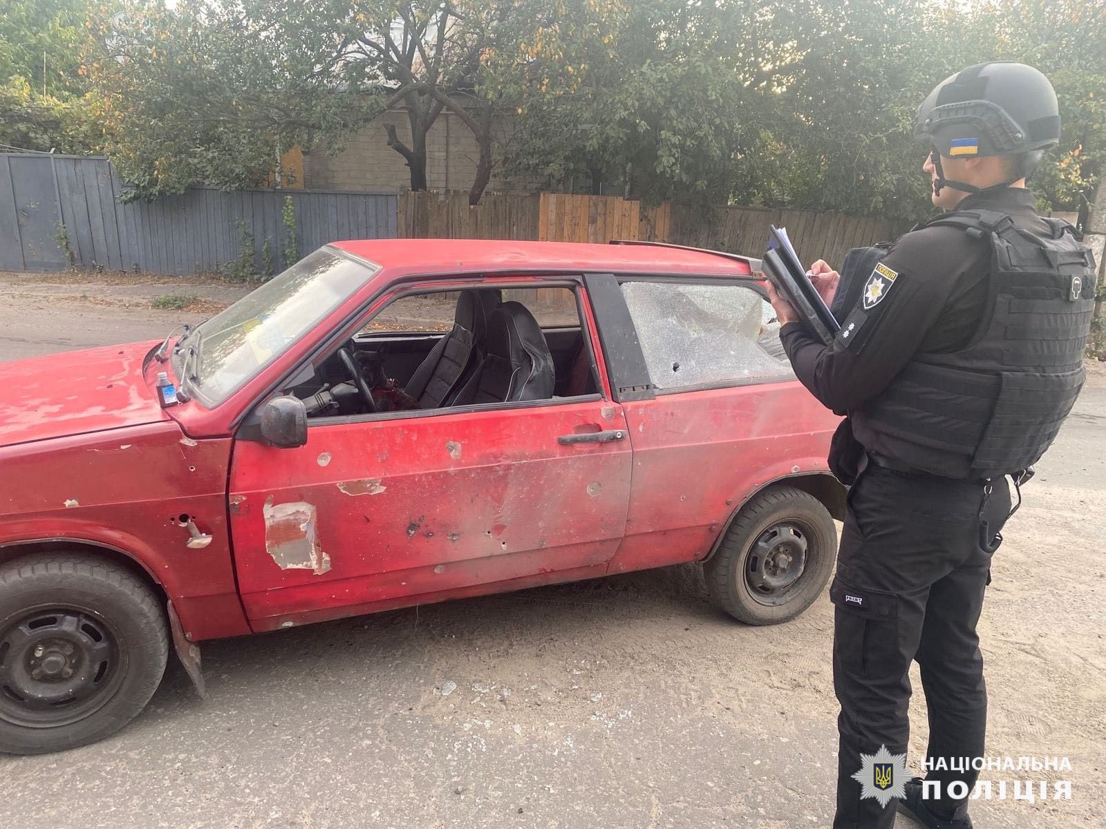 Окупанти скидають FPV-дрони на цивільних в авто Окупанти скидають FPV-дрони на цивільних в авто