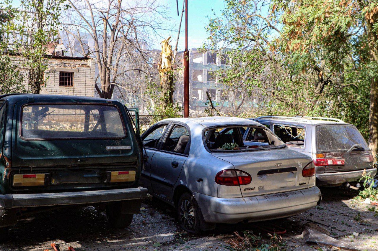Росіяни вдарили по Херсону та Слов’янську: є жертва та поранені, серед них – діти (фото) 3