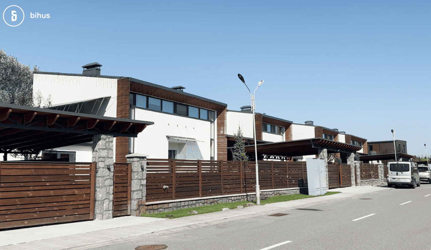 Котедж за 18 мільйонів та квартира: в судді Касаційного суду знайшли елітну нерухомість, яка записана на родичів 2