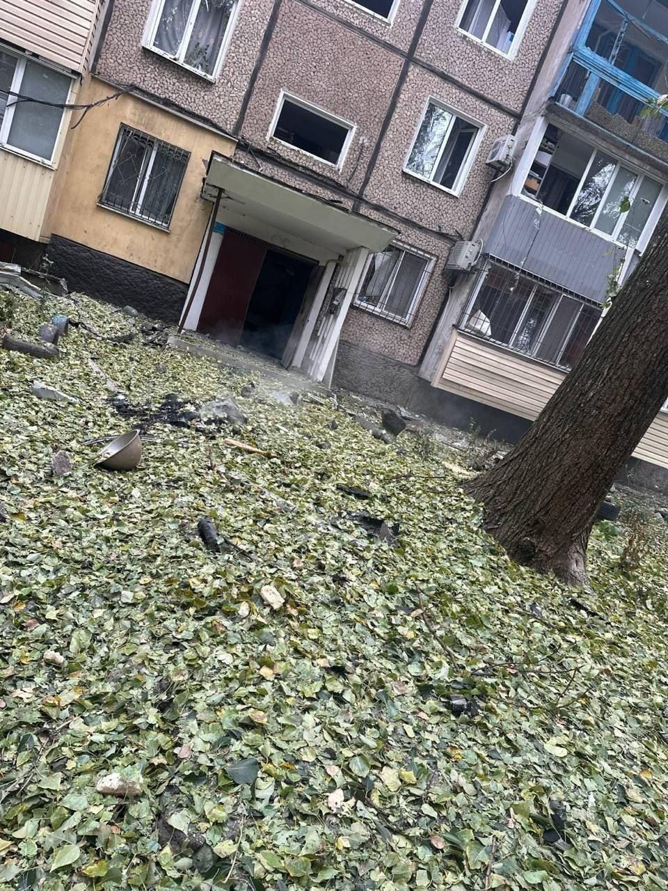 Наслідки удару РФ по Кривому Розі 10 жовтня 2024 року. Фото - Сергій Лисак, Дніпропетровська ОВА Наслідки удару РФ по Кривому Розі 10 жовтня 2024 року. Фото - Сергій Лисак, Дніпропетровська ОВА