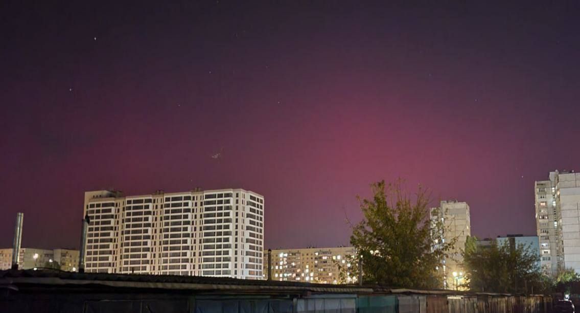 Северное сияние в пригороде столицы Северное сияние в пригороде столицы