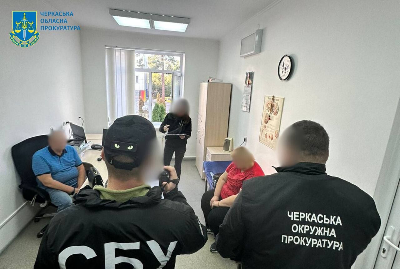 На Закарпатье задержали ректора вуза за фиктивное обучение более 300 мужчин: расценки были скромны 3