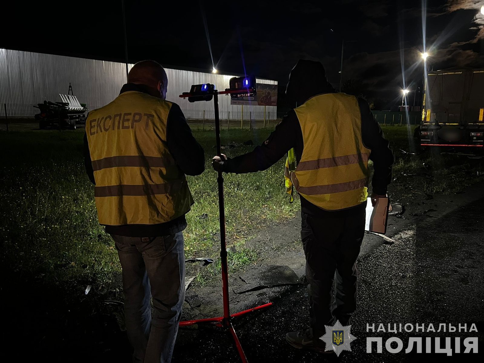 Водитель грузовика с полученными травмами госпитализирован в больницу Водитель грузовика с полученными травмами госпитализирован в больницу