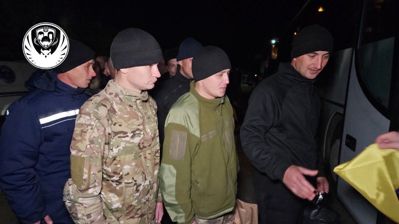 Официально: подтверждено возвращение 95 украинских военнопленных домой в результате обмена 2