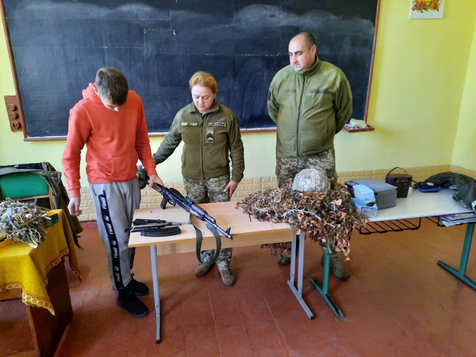 Заходи з професійної військової орієнтації у школах. Фото: Львівський обласний ТЦК та СП Школяр, ТЦК