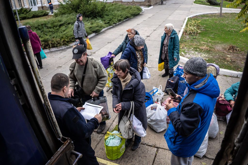 Біженці з Покровська Біженці з Покровська