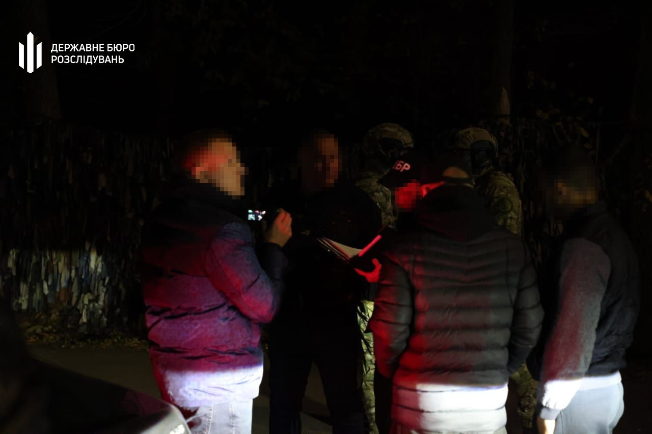 Влаштували бійку та травмували людину: в Полтаві затримали трьох чоловіків, які побили хлопця 4