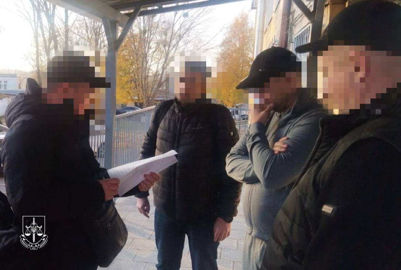 Влаштували бійку та травмували людину: в Полтаві затримали трьох чоловіків, які побили хлопця 2