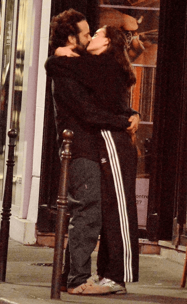 Бенжамен быстро перешел к новым отношениям. Фото: E!News