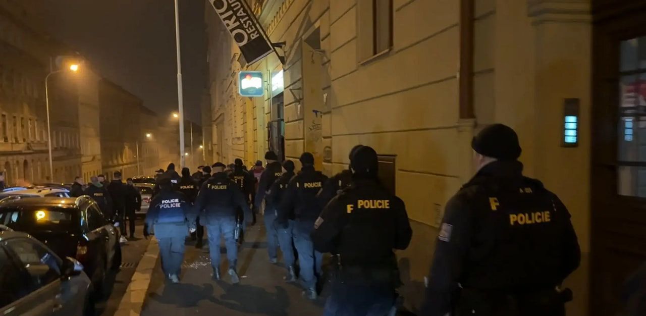 Поліція, рейд