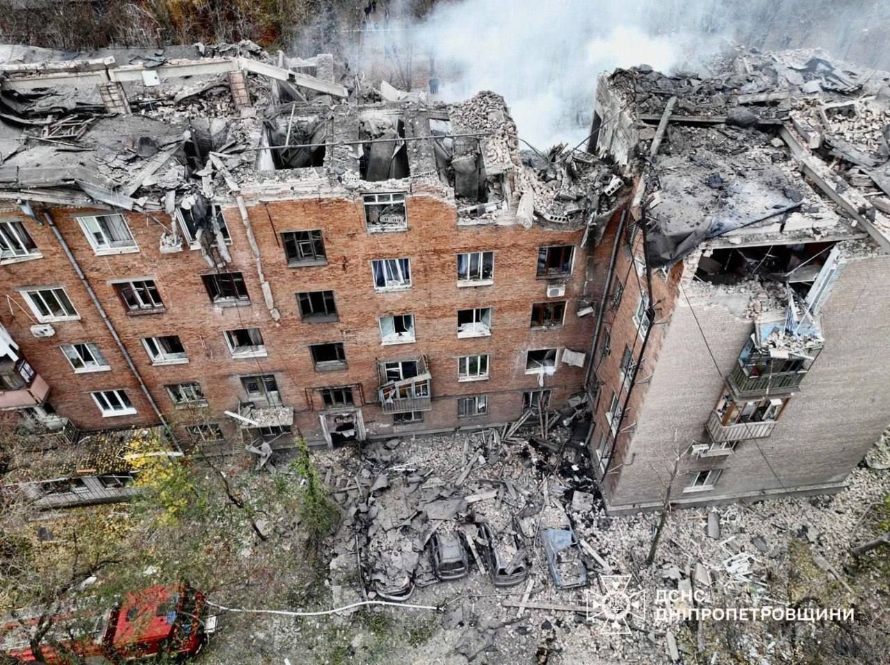 Удар балістикою: в Кривому Розі окупанти влучили у пʼятиповерхівку - є жертви 4
