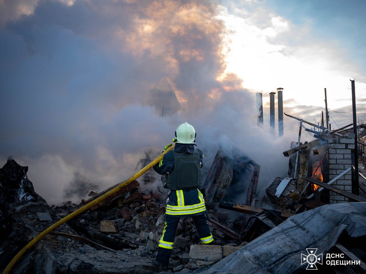 На Одещині рятувальники ліквідували наслідки атаки