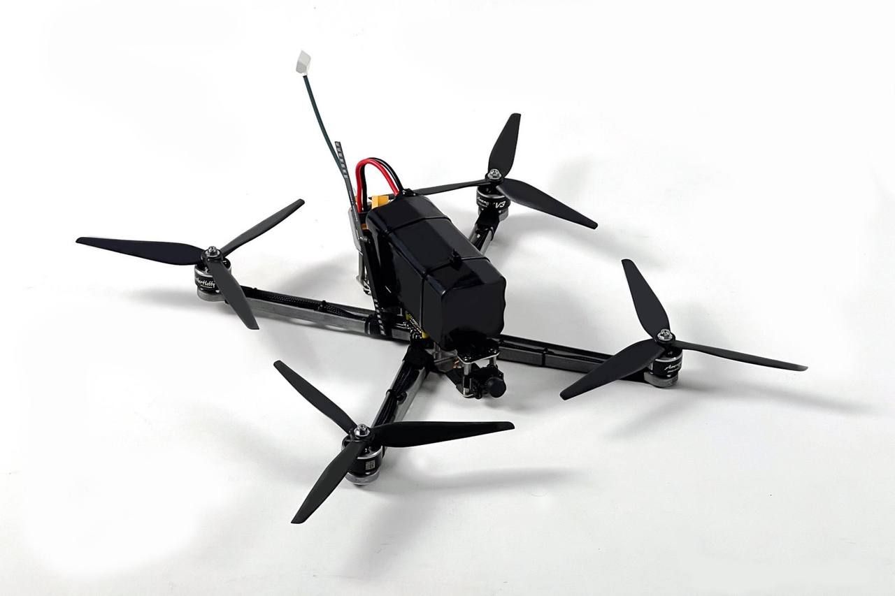 «По заказу военных мы изготовили особый дрон-камикадзе», - Юрий Голик 1