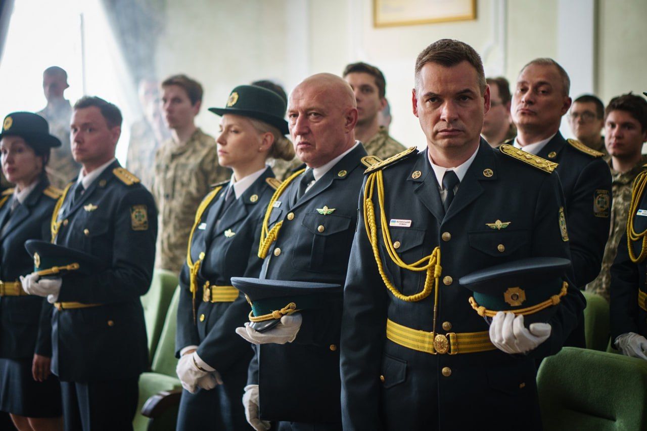 якщо серйозно подивитись, то, звісно, професія військового зараз – це професія рівня Бог Андрій Самінін 1