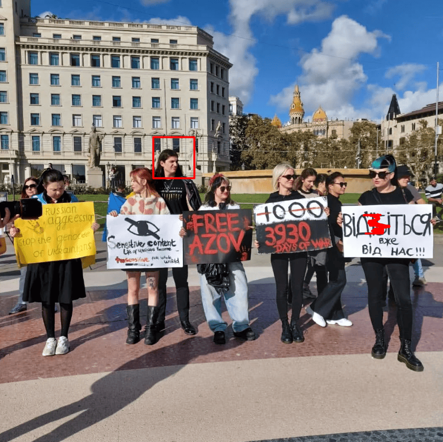 Глеб Оверчук на митинге в испанской Барселоне