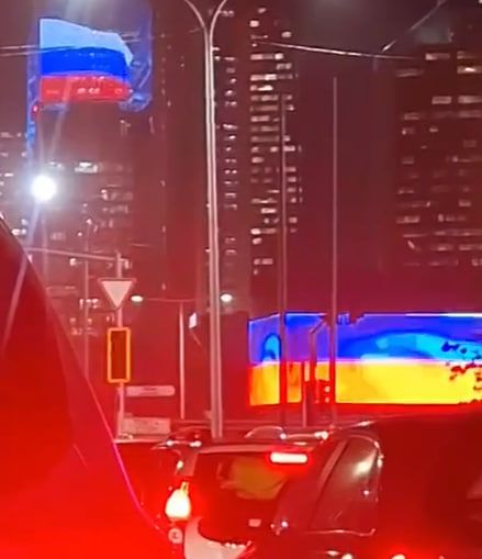 Такой вид выглядел рекламный экран