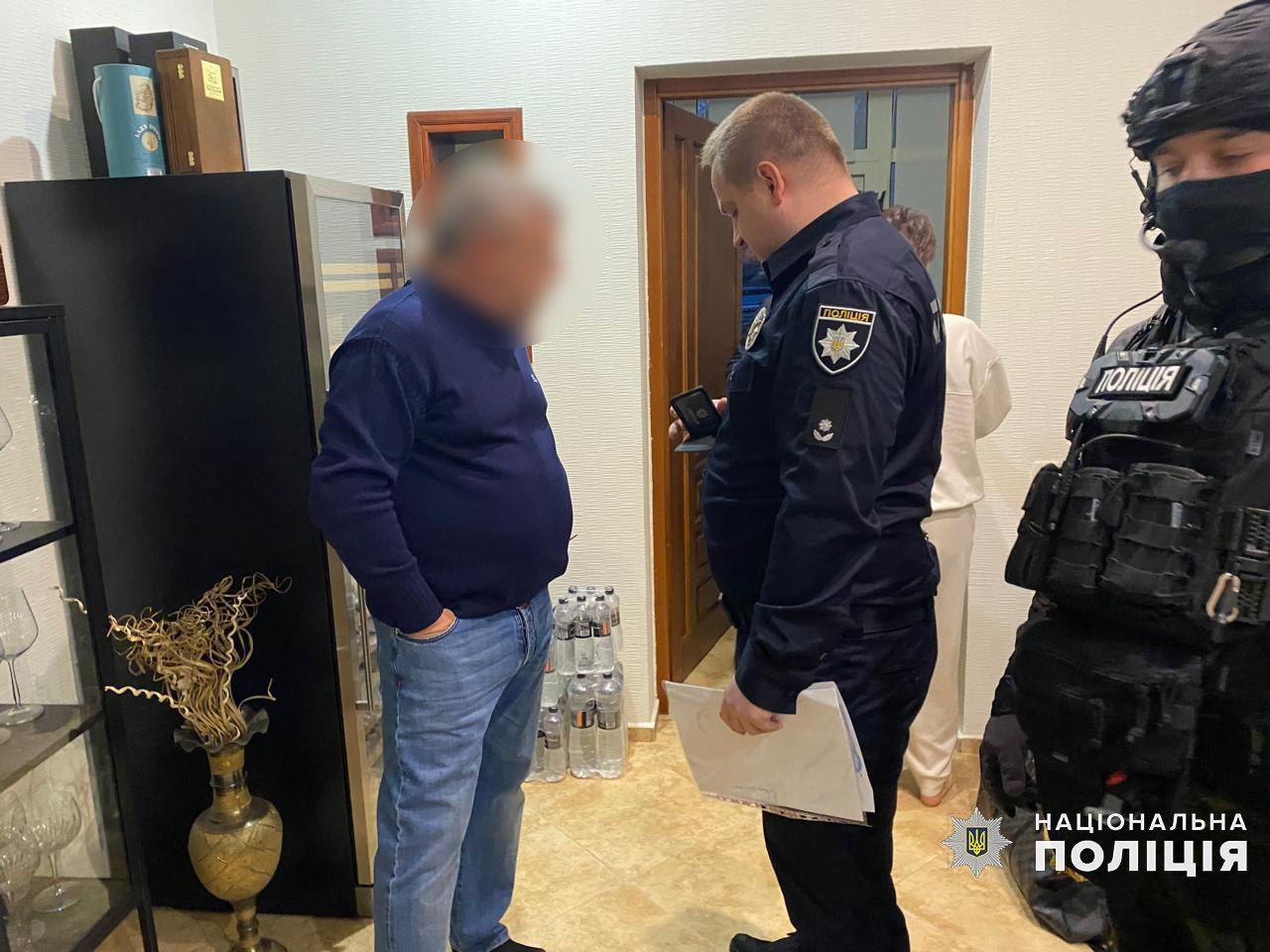Обшуки у підозрюваних Обшуки у підозрюваних